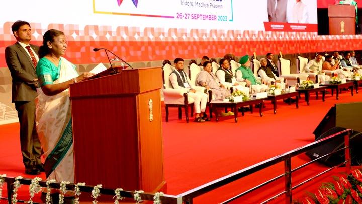 शहरों और नगरवासियों की बढ़ती आकांक्षाओं और जरूरतों को ध्यान में रखकर भविष्य का रोडमेप तैयार करें -- राष्ट्रपति श्रीमती मुर्मु